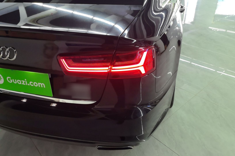 奥迪A6L 2018款 30周年年型 50 TFSI quattro 尊享型车身外观9