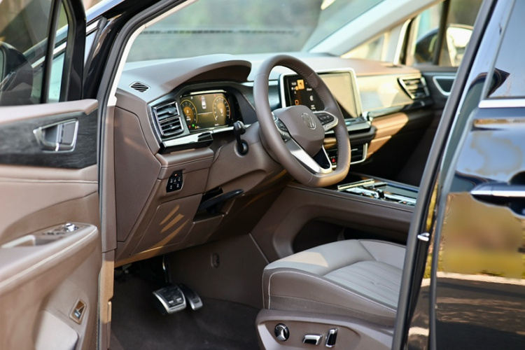 大众 威然 2023款 改款 380TSI 尊驰版中控内饰7004