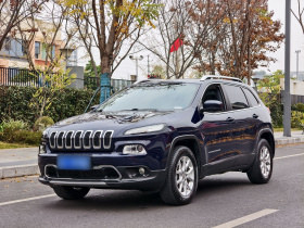Jeep 自由光 2016款 2.4L 专业智能版