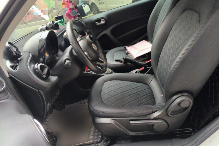 smart fortwo 2017款 1.0L 52千瓦新声特别版 国V中控内饰19