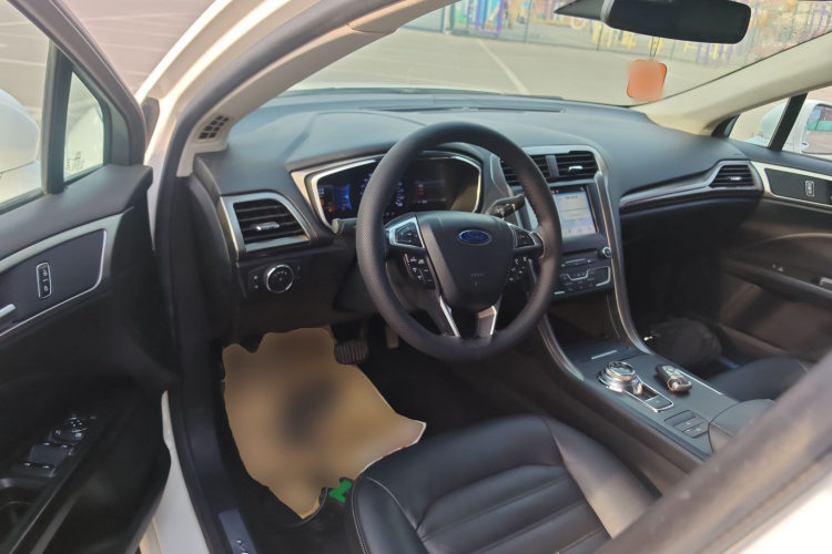 福特 蒙迪欧 2017款 EcoBoost 180 豪华型中控内饰20