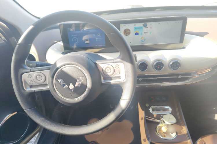 五菱汽车 五菱缤果 2023款 203km 舒享款中控内饰12