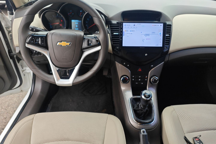 雪佛兰 科鲁兹 2015款 1.5L 经典 SE MT中控内饰12