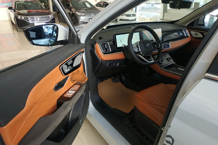 捷途山海L7 2024款 1.5T 120km  ULTRA 5座中控内饰7003