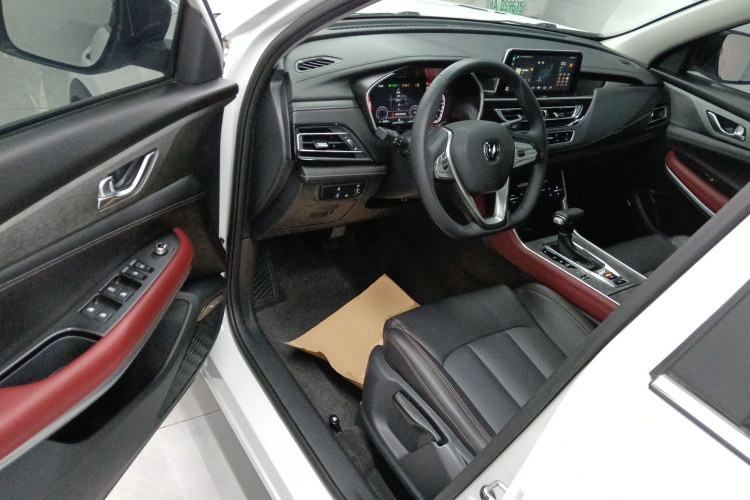 长安CS75 2022款 蓝鲸版 1.5T DCT豪华型中控内饰20