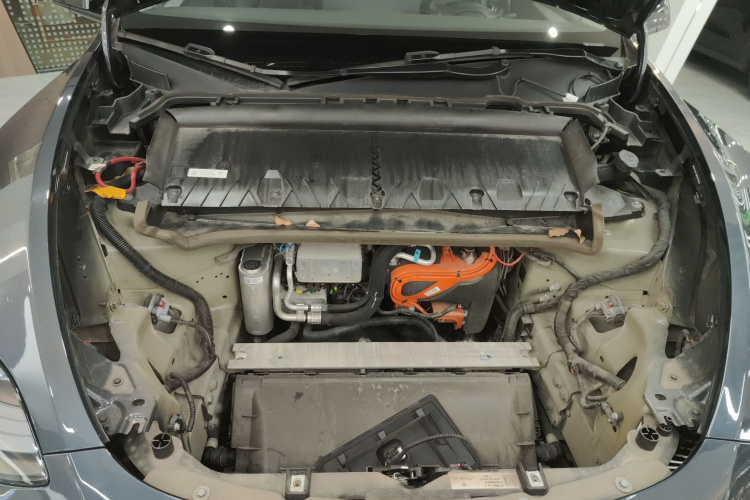 特斯拉 Model Y 2024款 后轮驱动版机舱底盘24