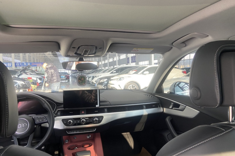 奥迪A4L 2024款 40 TFSI 时尚动感型中控内饰7006