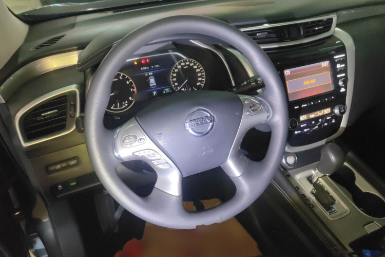 日产 楼兰 2015款 2.5L XE 两驱精英版中控内饰13