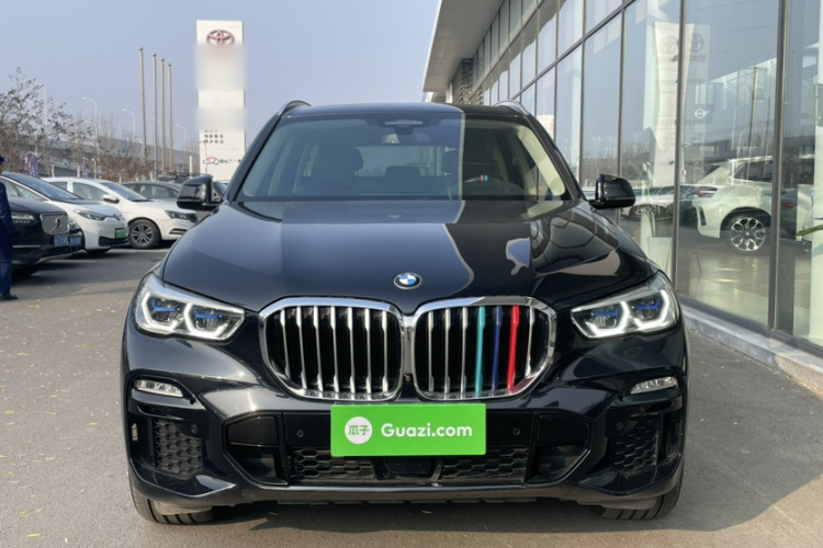 宝马X5(进口) 2021款 xDrive40i 尊享型 M运动套装车身外观6007