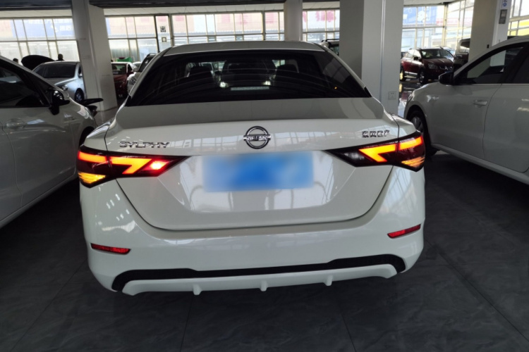 日产 轩逸 2021款 1.6L XL CVT悦享版车身外观6