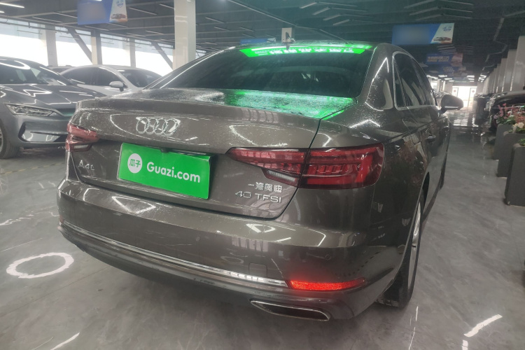 奥迪A4L 2018款 30周年年型 40 TFSI 进取型车身外观7