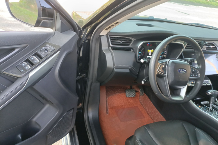 福特 领界 2019款 EcoBoost 145 CVT铂领型 国VI中控内饰7003