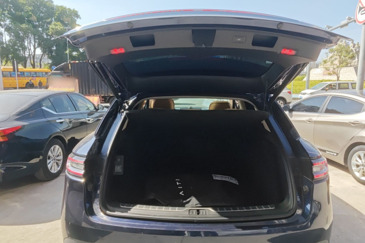 鸿蒙智行 问界M5 2022款 增程四驱旗舰版局部细节23