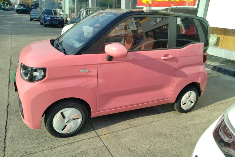 奇瑞 QQ冰淇淋 2022款 170km 圣代 磷酸铁锂车身外观4