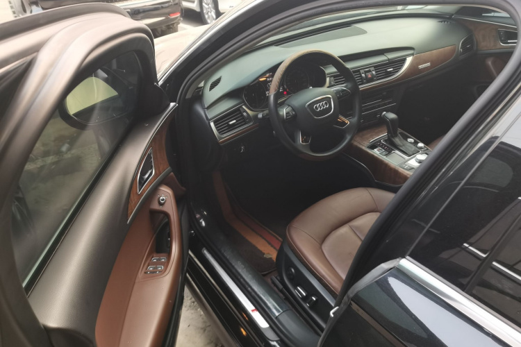 奥迪A6L 2018款 30周年年型 30 FSI 风尚型中控内饰20