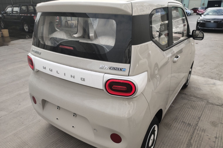 五菱汽车 宏光MINIEV 2024款 第三代 215km 青春版车身外观6005