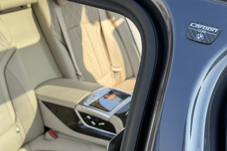 宝马7系 2016款 730Li 豪华型局部细节9010