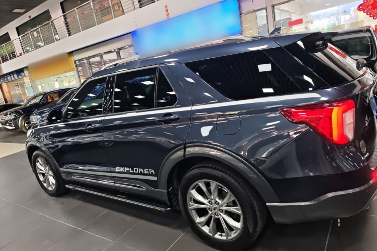 福特 探险者 2020款 EcoBoost 285 四驱风尚版 7座车身外观4