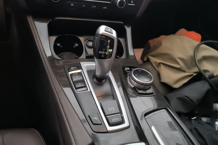 宝马5系 2014款 525Li 豪华设计套装局部细节18