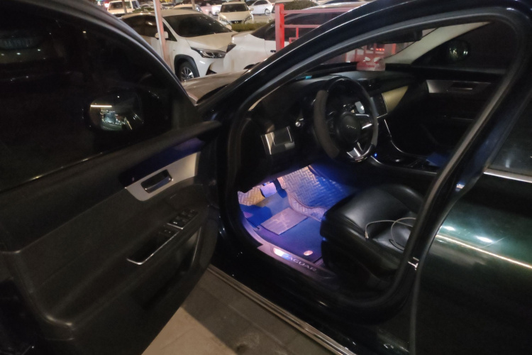 捷豹XFL 2018款 XFL 2.0T 200PS 风华版中控内饰20