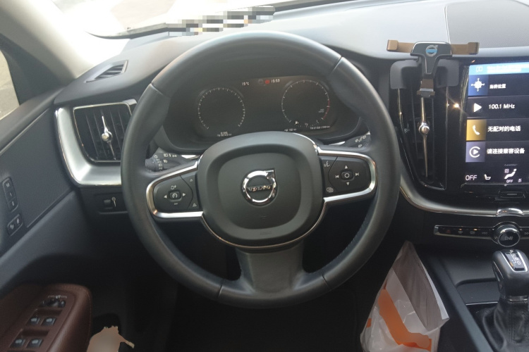 沃尔沃XC60 2019款 T5 四驱智远版 国V中控内饰13