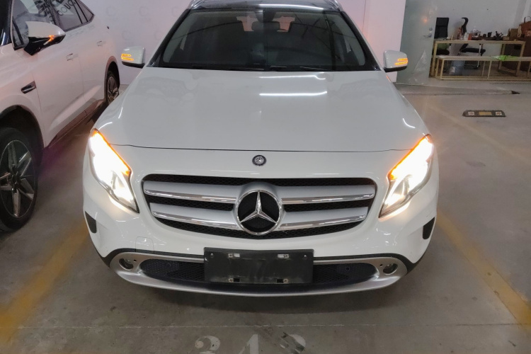 奔驰GLA 2016款 GLA 200 时尚型车身外观2