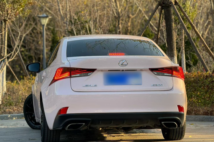 雷克萨斯IS 2017款 300 F SPORT版车身外观6008