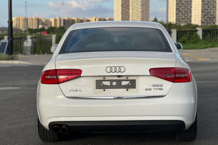 奥迪A4L 2016款 35 TFSI 自动标准型车身外观6004