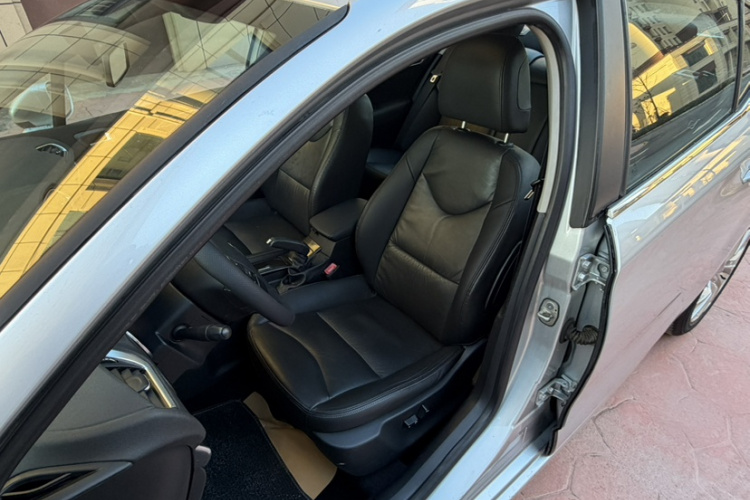 雪铁龙C4L 2015款 1.6T 自动尊贵版局部细节19