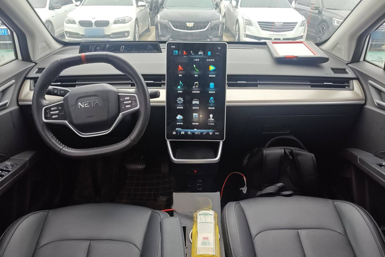 哪吒汽车 哪吒V 2021款 长续航娱乐版升级型中控内饰7002
