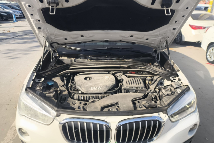 宝马X1 2019款 sDrive20Li 领先型机舱底盘24