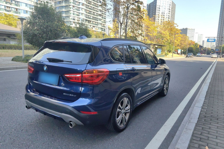 宝马X1 2019款 xDrive20Li 尊享型车身外观6005