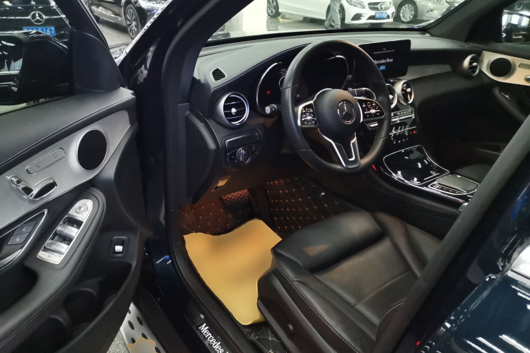 奔驰GLC 2021款 GLC 260 L 4MATIC 动感型中控内饰20