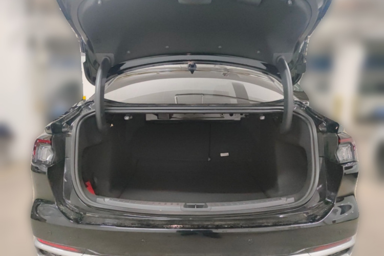 福特 蒙迪欧 2023款 EcoBoost 180 舒雅型中控内饰23