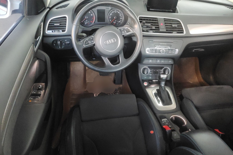 奥迪Q3 2017款 35 TFSI 运动型中控内饰13