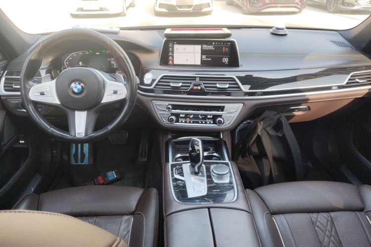 宝马7系 2021款 730Li M运动套装中控内饰7002