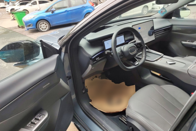 领克07 2024款 EM-P 126长续航 Ultra中控内饰7003