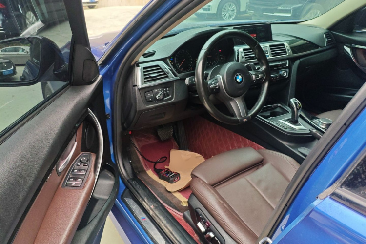 宝马3系 2018款 320Li 领先型M运动套装中控内饰20