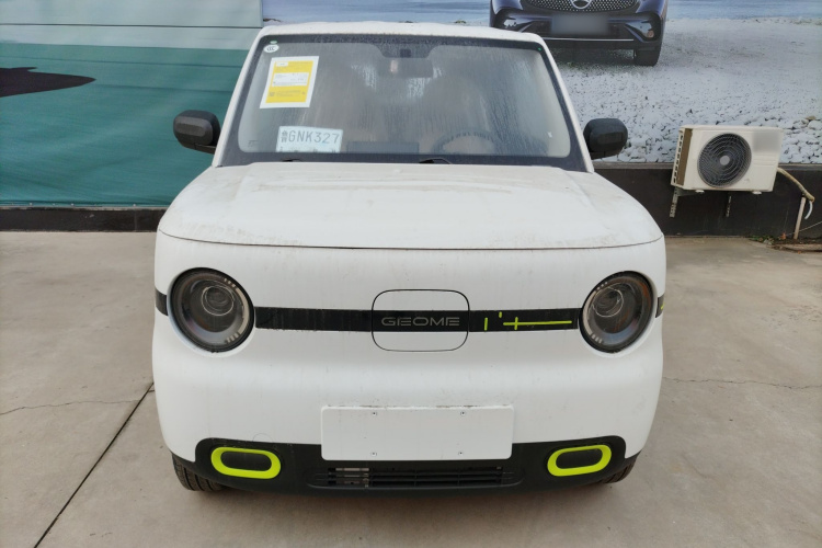 吉利银河 熊猫 2025款 210km 元气熊车身外观2