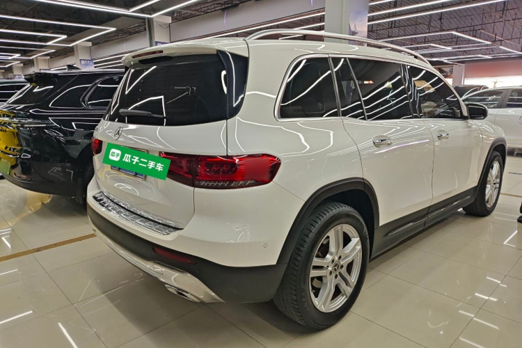 奔驰GLB 2020款 改款 GLB 200 动感型车身外观7