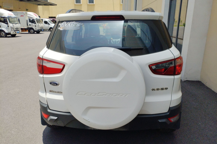 福特 翼搏 2013款 1.5L 手动风尚型车身外观6