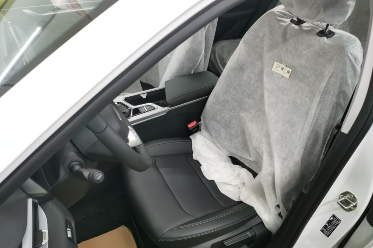 吉利汽车 帝豪 2025款 第4代 1.5L CVT尊贵型中控内饰19