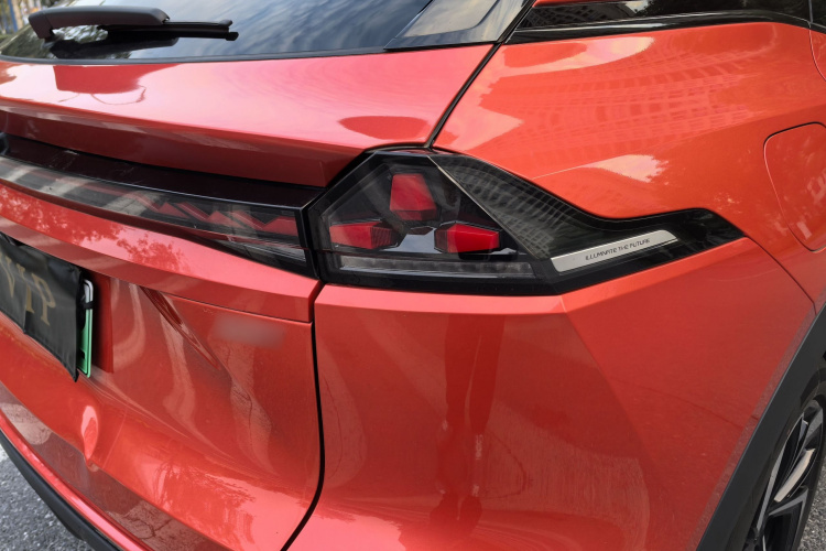 深蓝汽车 深蓝S07 2024款 215Max 乾崑智驾ADS SE增程版车身外观6005