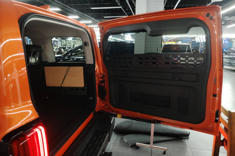 坦克300 2021款 越野版 2.0T 征服者局部细节23