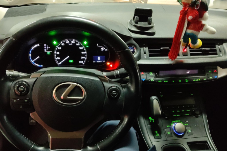 雷克萨斯CT 2017款 CT200h 精英版 单色 国V局部细节13