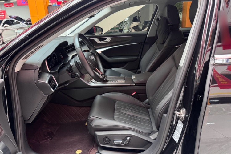 奥迪A6L 2024款 45 TFSI quattro 臻选致雅型中控内饰7003
