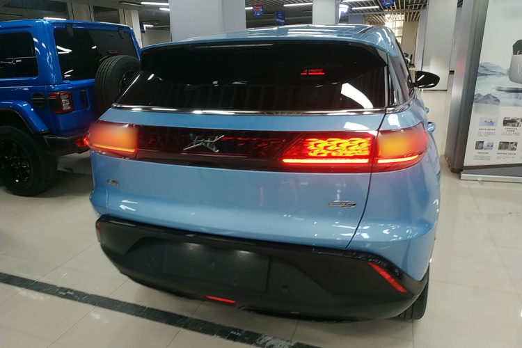 小鹏G3 2020款 460i 智享版车身外观6