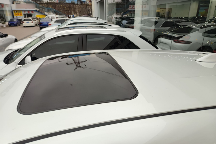 丰田C-HR 2021款 2.0L 豪华版局部细节57