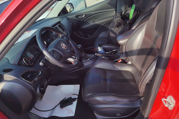 菲亚特 致悦 2014款 1.4T 自动运动版中控内饰19