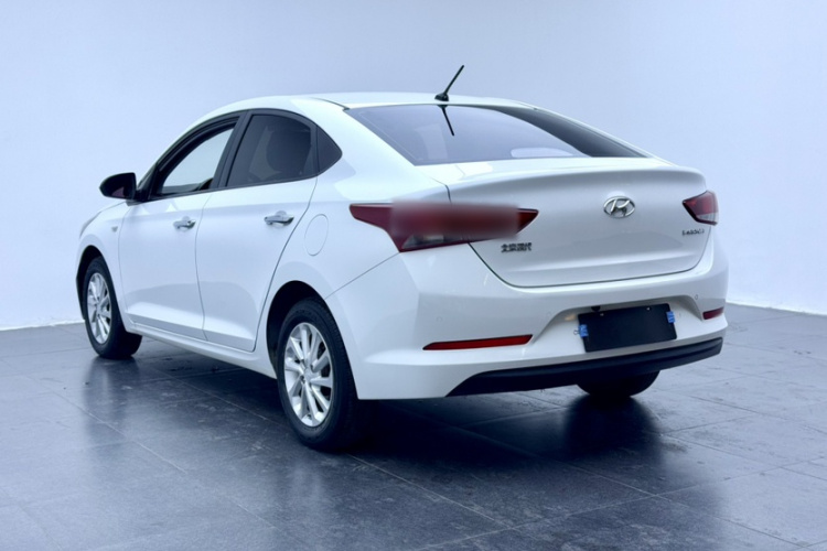 现代 悦纳 2016款 1.4L 自动炫酷版GLS车身外观6003